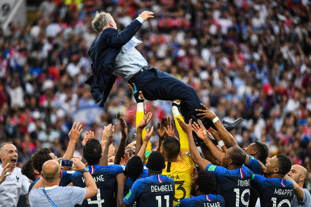 引了众多滑 引了众多滑