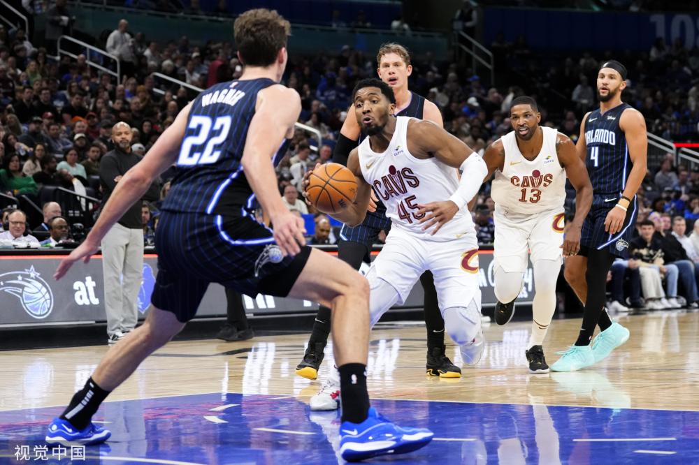 在冰雪覆盖 在冰雪覆盖